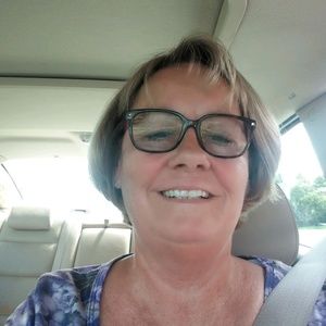 Meet your Posher, Debbie